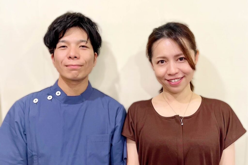お客さまと並んでいる写真